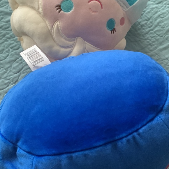 Elsa and Anna Squishmallows - Picture 4 of 8